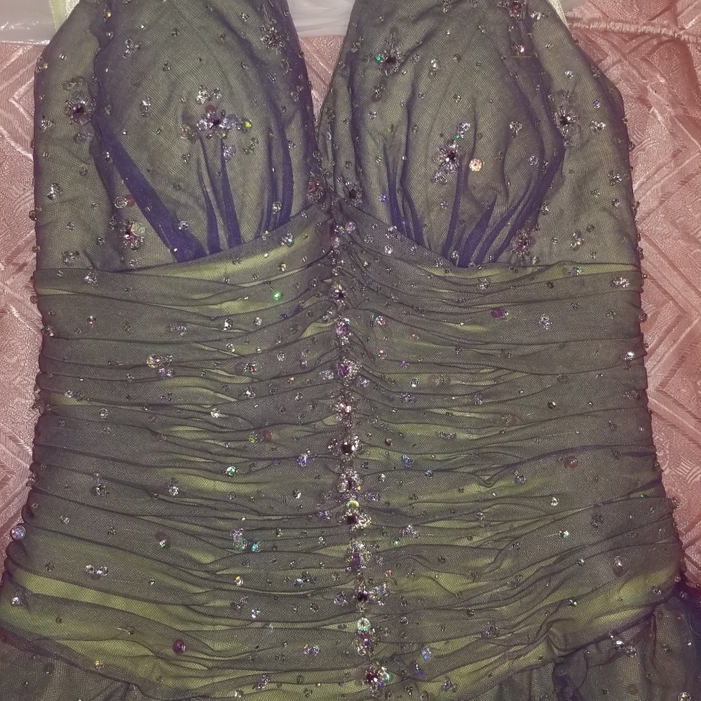 Prom Dress - Picture 2 of 6
